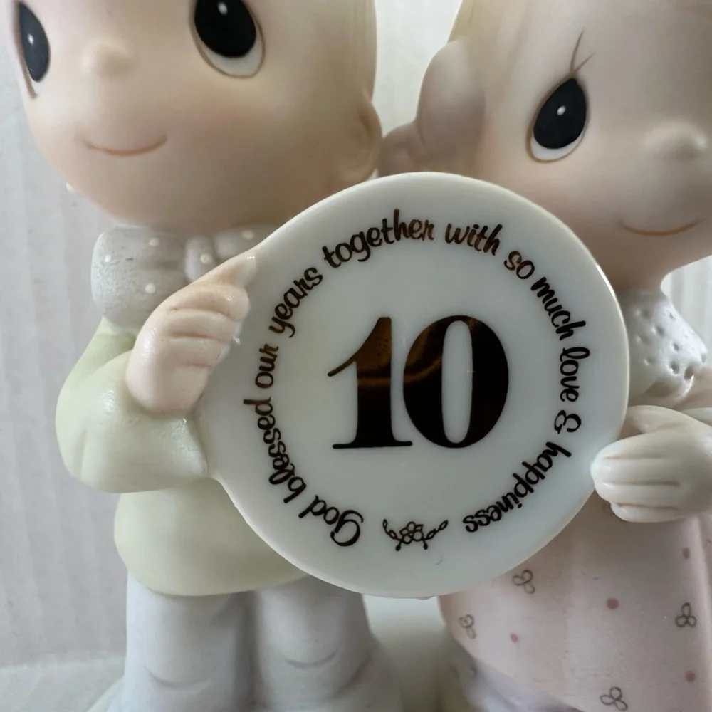 Precious Moments 10th Anniversary Cake Topper - Cream and Pink - Picture 3 of 16